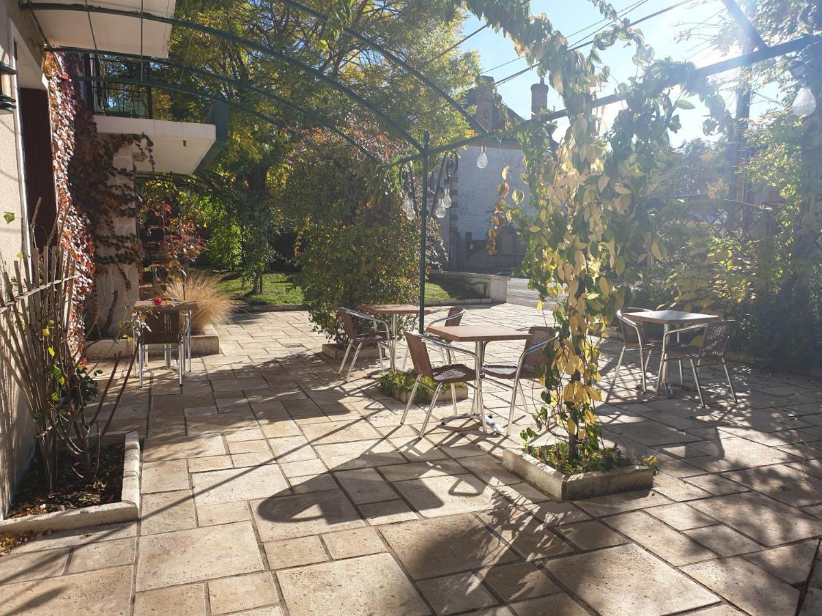 Saint Cyr Hotel 2*