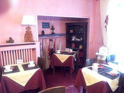 Saint Cyr Hotel